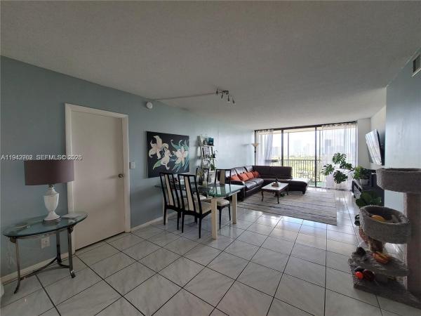 Coronado Tower 2, 20301 W Country Club Dr #1124, Aventura, Florida 33180, image 2