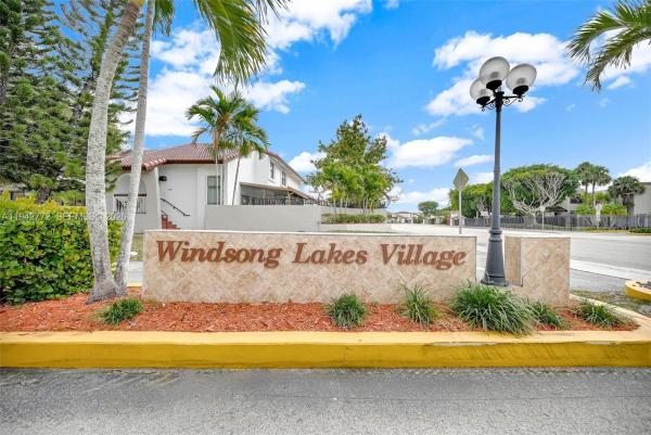 Windsong Lakes Village, 9907 NW 9th St Cir #15-20, Fountainebleau, Florida 33172, image 3