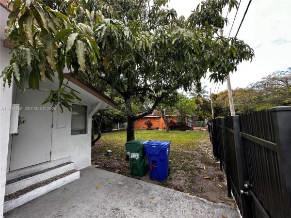 St James Park, 105 NW 31st St, Miami, Florida 33127, image 2