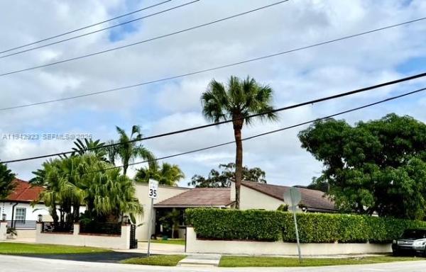 Saint Peter Heights, 2725 SW 102nd Ave, University Park, Florida 33165, image 2