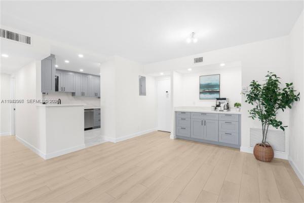 Hillcrest, 4400 Hillcrest Dr #314B, Hollywood, Florida 33021, image 1