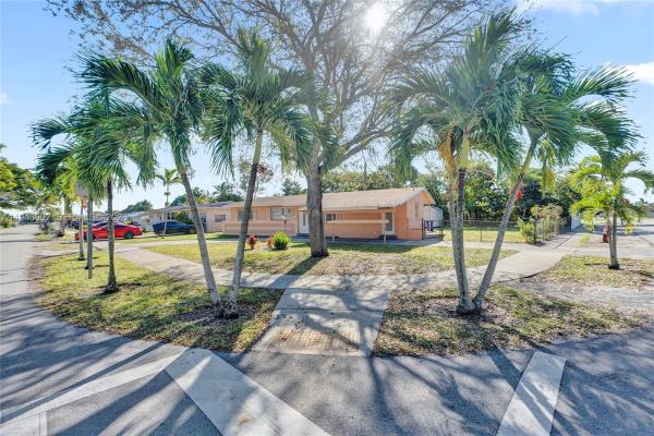 Norwood, 1450 NW 198th St, Miami Gardens, Florida 33169, image 2
