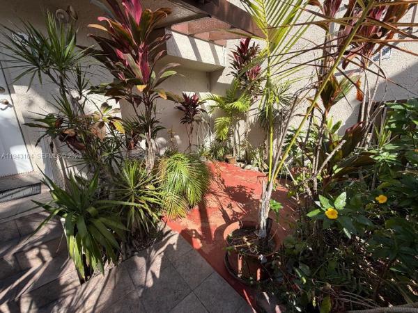 Indian Lake Village, 10296 NW 9th Street Cir #202, Fountainebleau, Florida 33172, image 3