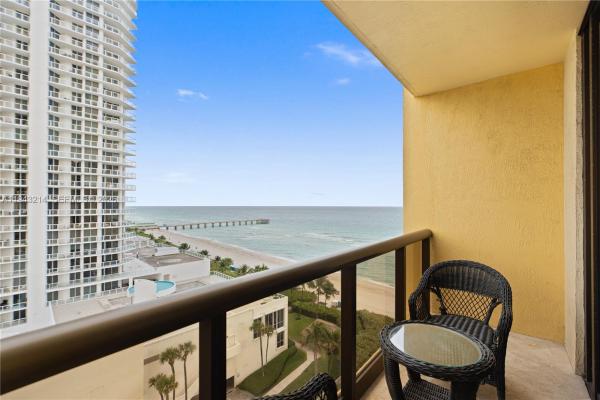 Sayan, 16275 Collins Ave #902, Sunny Isles Beach, Florida 33160, image 3