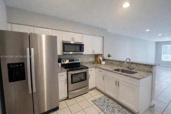 Lakeside Estates, 260 SW 8th Ave #A-B, Hallandale Beach, Florida 33009, image 1