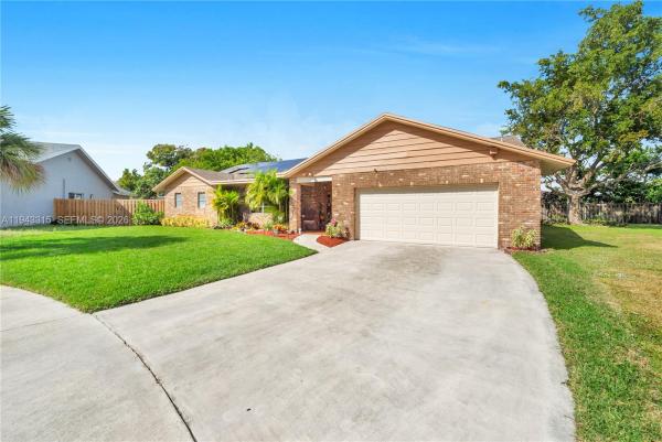 Marcano Estates, 1191 NW 77th Ave, Plantation, Florida 33322, image 2