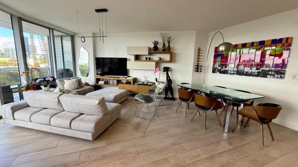 Aria On The Bay, 488 NE 18th St #700, Miami, Florida 33132, image 1