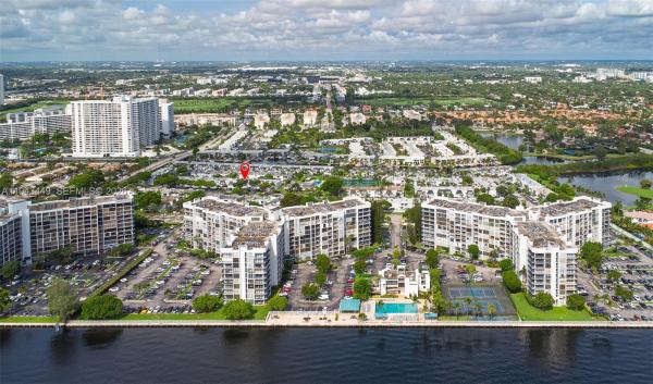 Venetian Park East, 808 NE 27th Ave, Hallandale Beach, Florida 33009, image 1