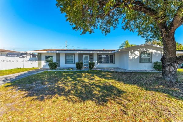 10535 SW 161st Ter, Unincorporated Dade County, Florida 33157, image 1