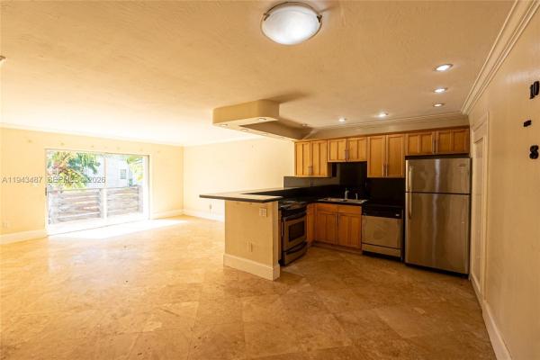Dadeland Capri, 7477 SW 82nd St #C213, Glenvar Heights, Florida 33143, image 2