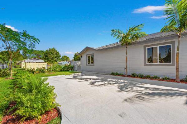 Town Of Florida City, 231 NW 3rd Ave, Florida City, Florida 33034, image 2