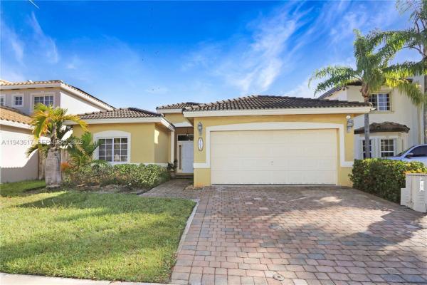 Pelican Bay At Old Cutler Lakes, 21055 SW 89th Pl, Cutler Bay, Florida 33189, image 1