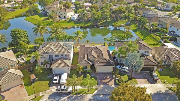 Pelican Bay At Old Cutler Lakes, 21055 SW 89th Pl, Cutler Bay, Florida 33189, image 2