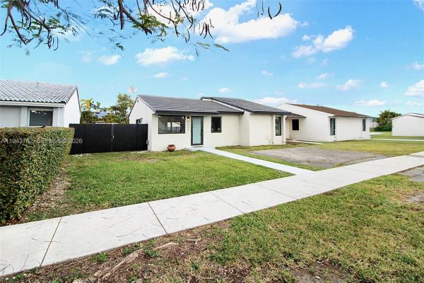 Superior Homes, 13379 NW 3rd Ter, Tamiami, Florida 33182, image 1