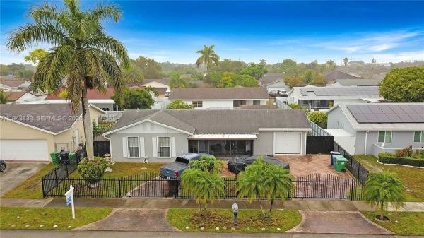 Meadow Wood Manor, 13243 SW 258th Ter, Princeton, Florida 33032, image 2