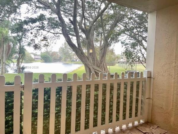 The Palms Of Pembroke, 400 Palm Cir W #104, Pembroke Pines, Florida 33025, image 2