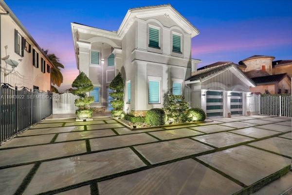Century Gardens, 18061 NW 87th Ct, Hialeah, Florida 33018, image 2