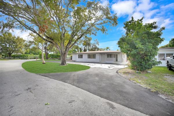 1550 NE 118th Ter, Unincorporated Dade County, Florida 33161, image 3