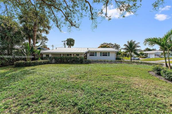 Jupiter In The Pines, 324 Tequesta Dr, Tequesta, Florida 33469, image 2