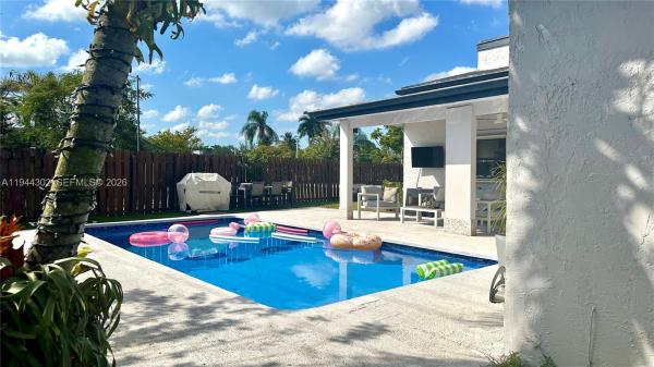 Bonaventure Lakes, 528 SW 166th Ter, Weston, Florida 33326, image 1