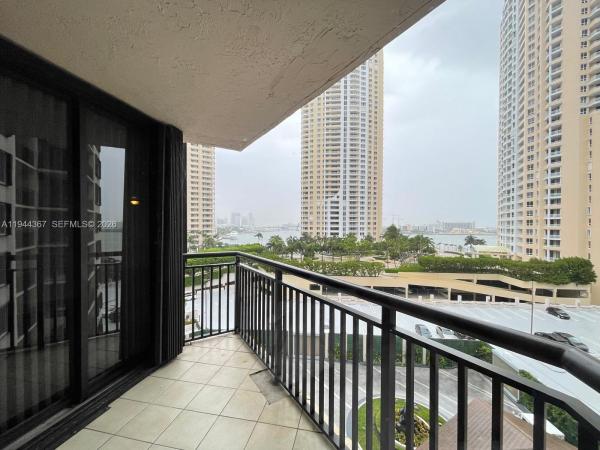 Brickell Key Two, 540 Brickell Key Dr #1006, Miami, Florida 33131, image 2