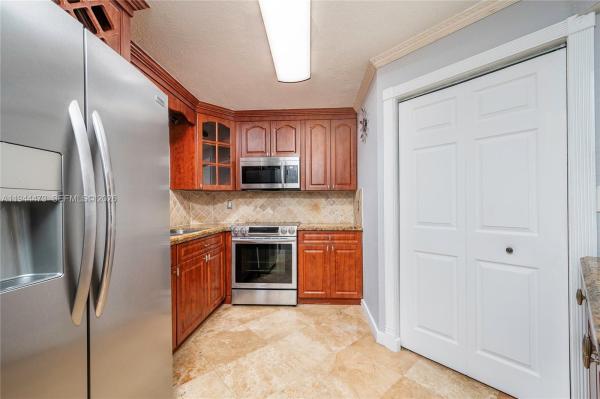 Mirassou, 6175 NW 186th St #112, Hialeah, Florida 33015, image 2