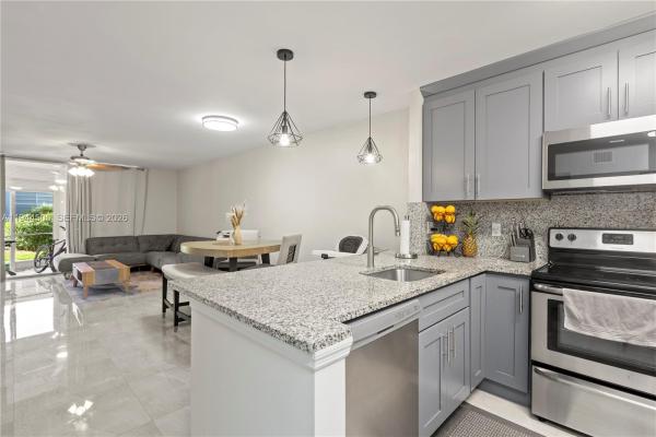 Deerfield Beach Gardens, 400 SE 10th St #103, Deerfield Beach, Florida 33441, image 1