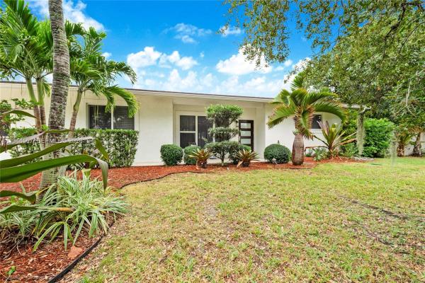 Kendalwood Estates, 8265 SW 119th St, Kendall, Florida 33156, image 3