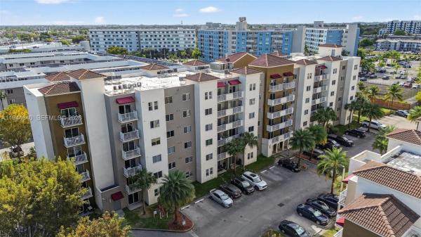 Paradise Pointe, 11060 SW 196th St #605, Cutler Bay, Florida 33157, image 1