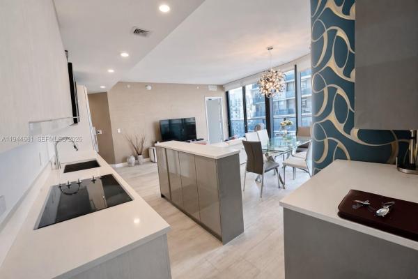 Brickell Heights East, 45 SW 9th St #3008, Miami, Florida 33130, image 2