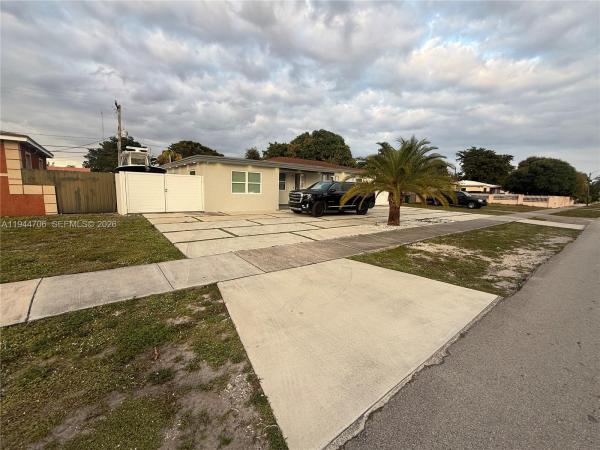 Norwood, 601 NW 187th St, Miami Gardens, Florida 33169, image 2