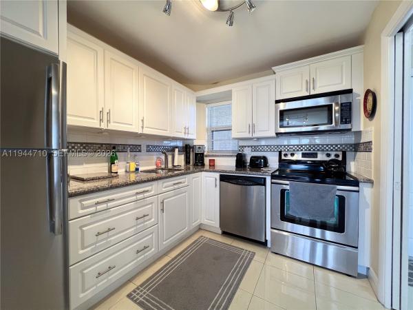 Hollybrook Golf & Tennis Club, 8900 Washington Blvd #401A, Pembroke Pines, Florida 33025, image 1