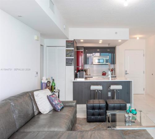 The Cosmopolitan Residences On South Beach, 110 Washington Ave #1722, Miami Beach, Florida 33139, image 1