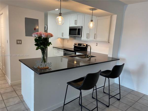 Le Club At Old Cutler, 8640 SW 212th St #304, Cutler Bay, Florida 33189, image 1