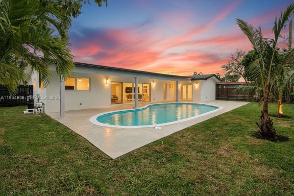 4940 SW 87th Ct, Unincorporated Dade County, Florida 33165, image 1