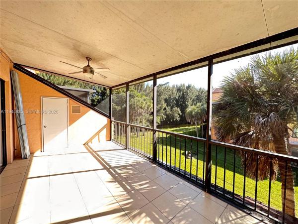 Lago West, 450 Commodore Dr #306, Plantation, Florida 33325, image 1