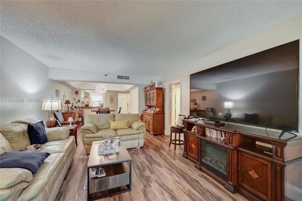 The Pines Of Boca Barwood, 23344 Carolwood Ln #303, Boca Raton, Florida 33428, image 2