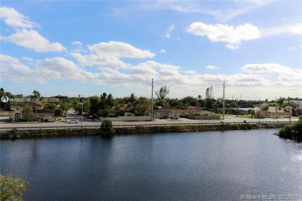 Kings Cove, 1325 W 68th St #221, Hialeah, Florida 33014, image 1