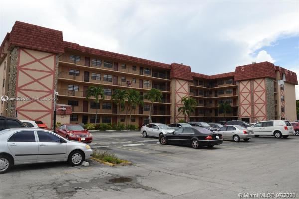 Kings Cove, 1325 W 68th St #221, Hialeah, Florida 33014, image 2