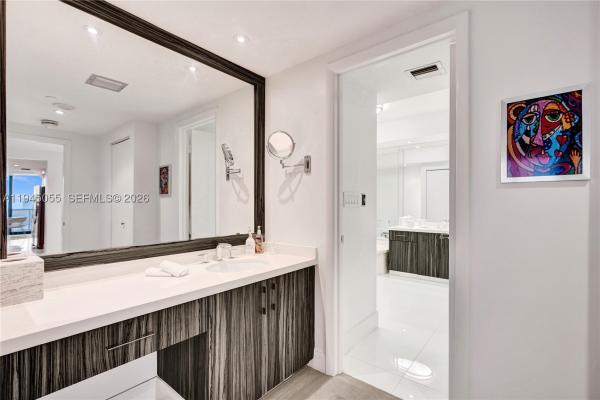 Hamptons West, 20281 E Country Club Dr #1002, Aventura, Florida 33180, image 3