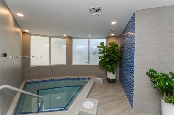Hamptons West, 20281 E Country Club Dr #1002, Aventura, Florida 33180, image 1
