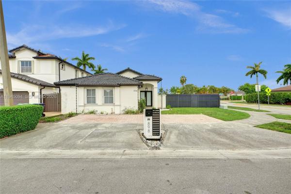 898 NW 131st Ave, Unincorporated Dade County, Florida 33182, image 1