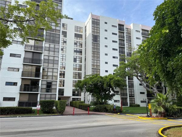 Plaza Of The Americas, 17021 N Bay Rd #222, Sunny Isles Beach, Florida 33160, image 1