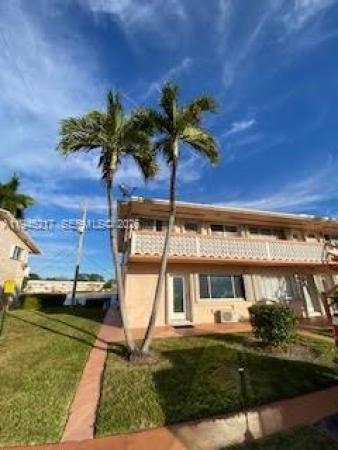 Ro-Len Lake Gardens, 925 SW 11th Ave #1J, Hallandale Beach, Florida 33009, image 2
