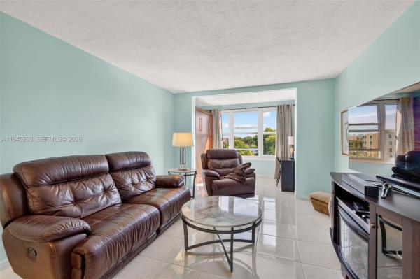 Somerset, 2801 Somerset Dr #408, Lauderdale Lakes, Florida 33311, image 2