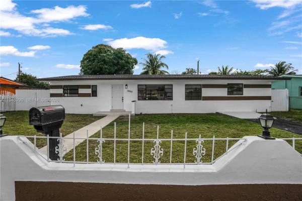 Carol City, 3960 NW 171st St, Miami Gardens, Florida 33055, image 2