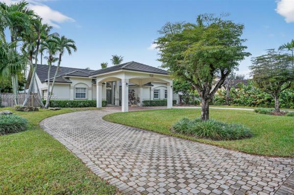 Zully, 12200 SW 100th St, The Crossings, Florida 33186, image 1