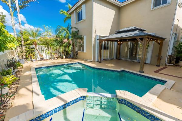 Silver Lakes, 14604 SW 132nd Ave, Three Lakes, Florida 33186, image 2