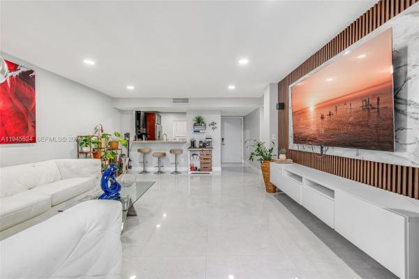 Fox Chase, 8635 NW 8th St #413, Fountainebleau, Florida 33126, image 1