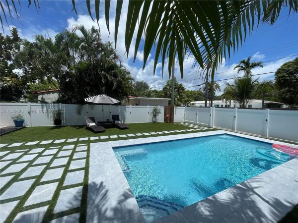 Hollywood Lakes, 1551 Madison St, Hollywood, Florida 33020, image 2